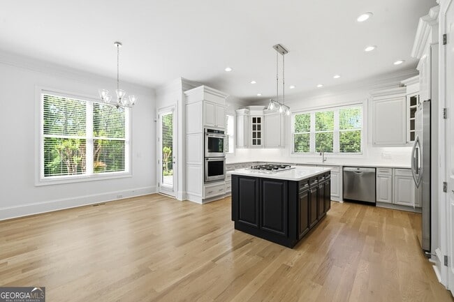 Building Photo - 6740 Castleton Dr NW