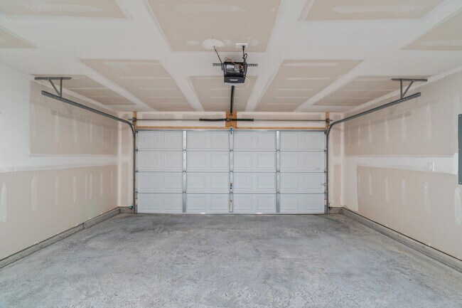 Building Photo - 7650 Belhaven Ln