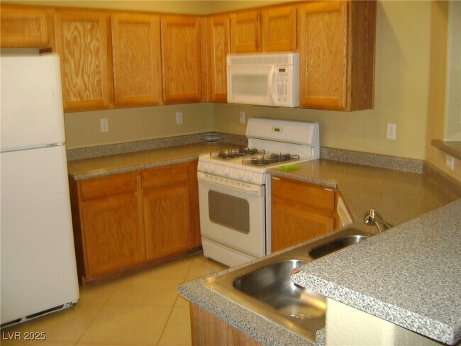 Building Photo - 5855 Valley Dr