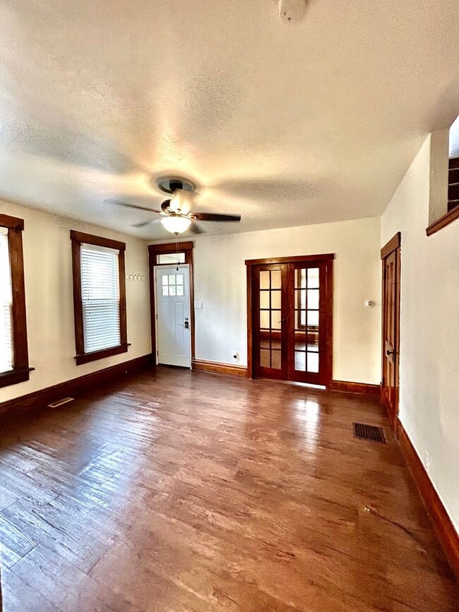 Building Photo - 83 E Maynard Ave