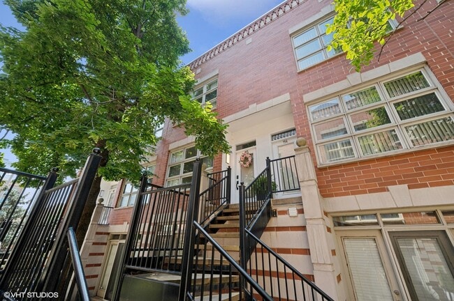 Primary Photo - 855 W Erie St