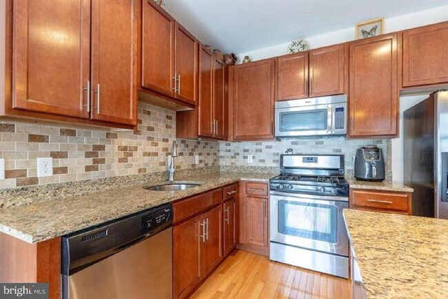 Building Photo - 128 Justin Dr