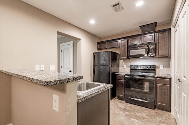 Building Photo - 2002 20th St