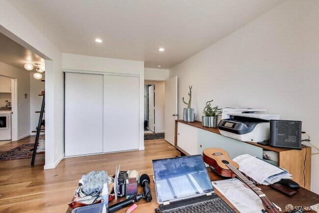 Building Photo - 208 N Lake Merced Hills