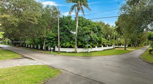 Building Photo - 6890 SW 94th St