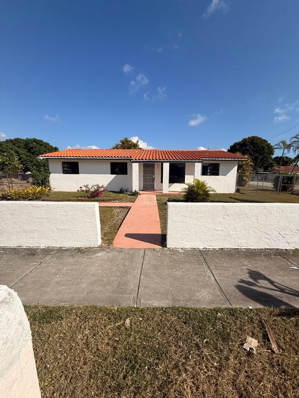 Building Photo - 17855 SW 105th Ave