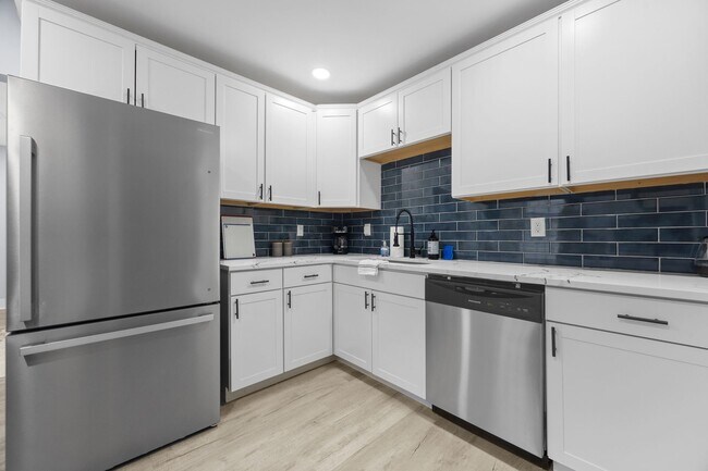 Building Photo - 903-905 Beecher St SW