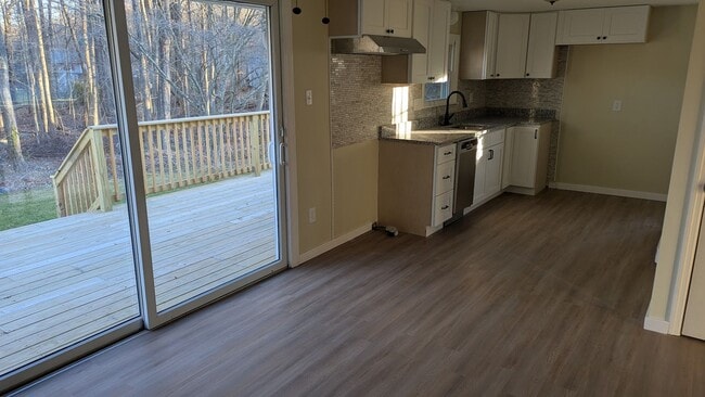 Building Photo - ***Please Respond Directly to the Online Listing, Calls May Not Be Returned***