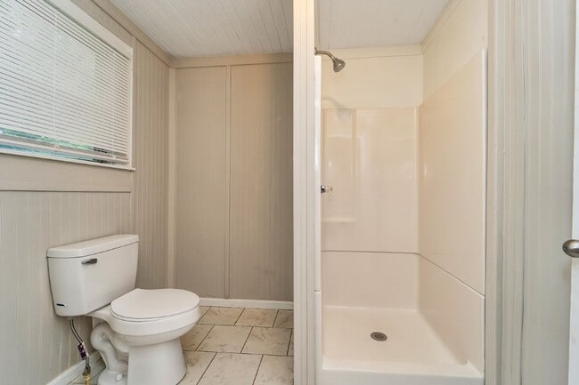 Building Photo - Cozy, Stylish, and Newly Renovated in the ...