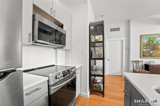 Building Photo - 881 Lafayette Blvd