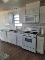 Building Photo - 8204 S Country Club Dr