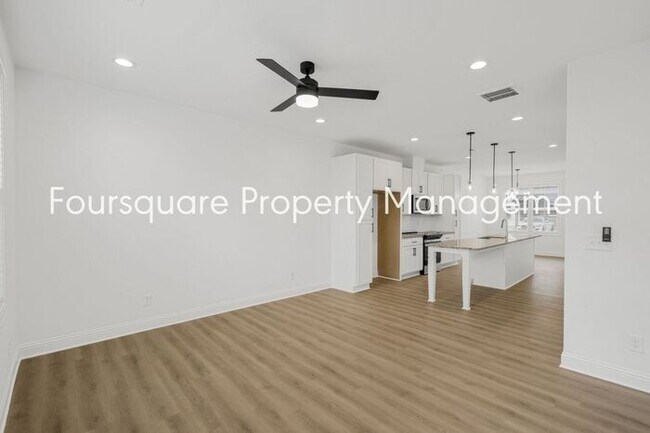 Building Photo - Modern 4-Bed / 3.5-Bath Townhome with Main Level Hard-Surface Floors , Back Patio – Easy Access t...