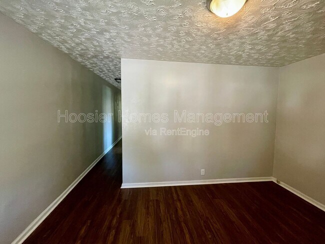 Building Photo - 403 S Randolph St