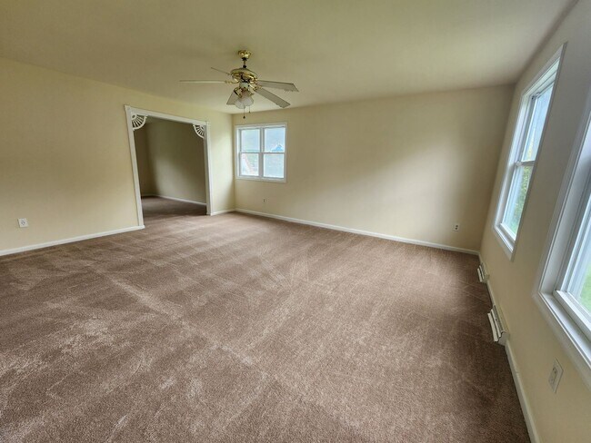 Building Photo - 321 Mayberry Ln