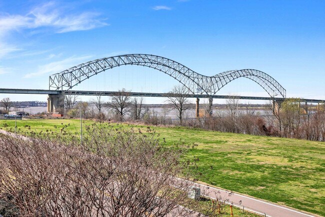 Building Photo - 358 Island Dr