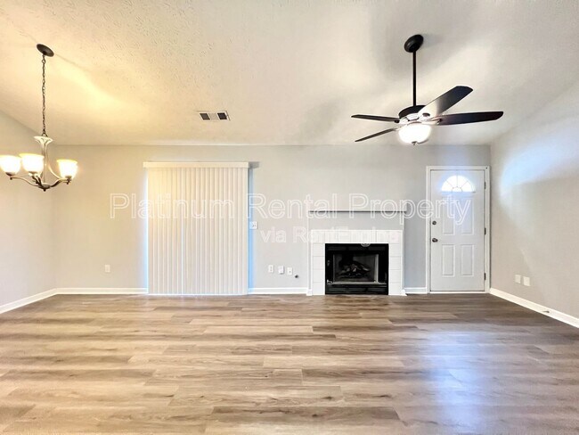 Building Photo - 725 Avening Ct