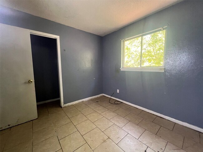 Building Photo - 4716 Dorsey St