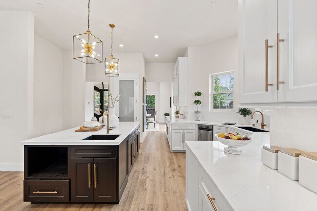 Building Photo - $15,995 - Stunning Executive Estate in Wil...