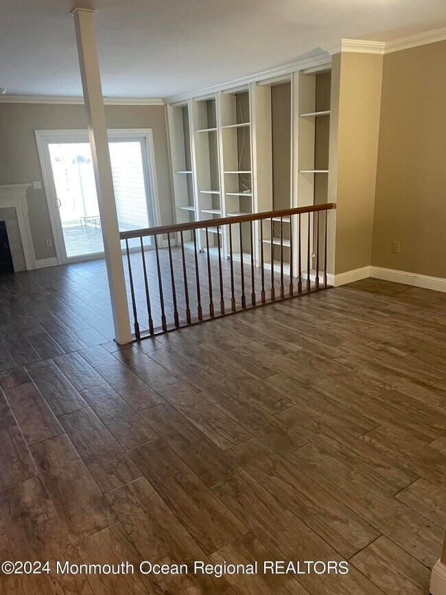 Building Photo - 155 Tanglewood Pl