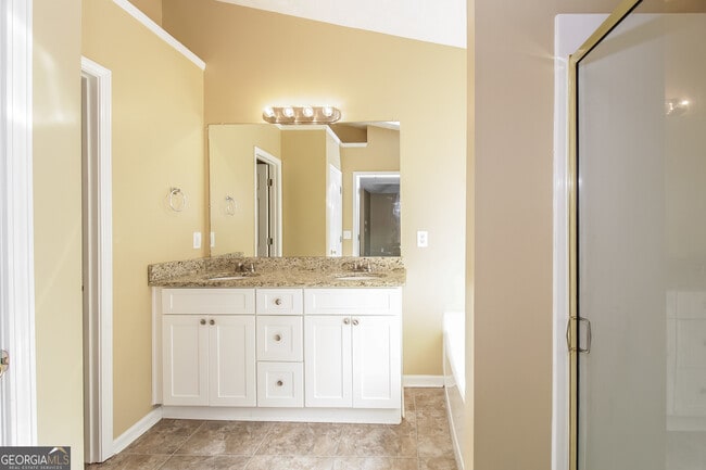 Building Photo - 7175 Springchase Way