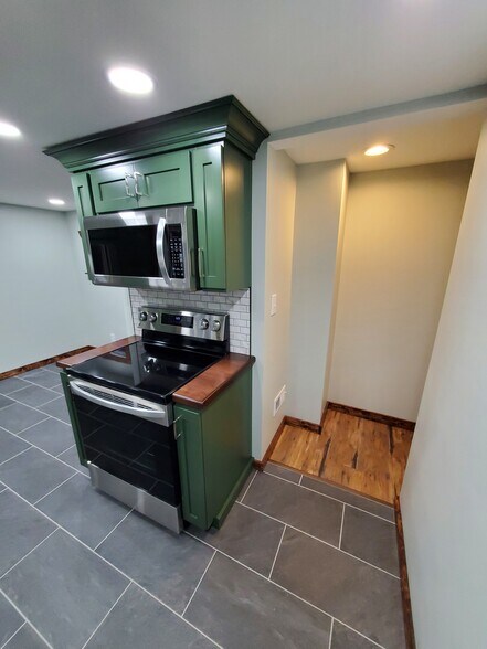 Building Photo - 189 E 2nd St