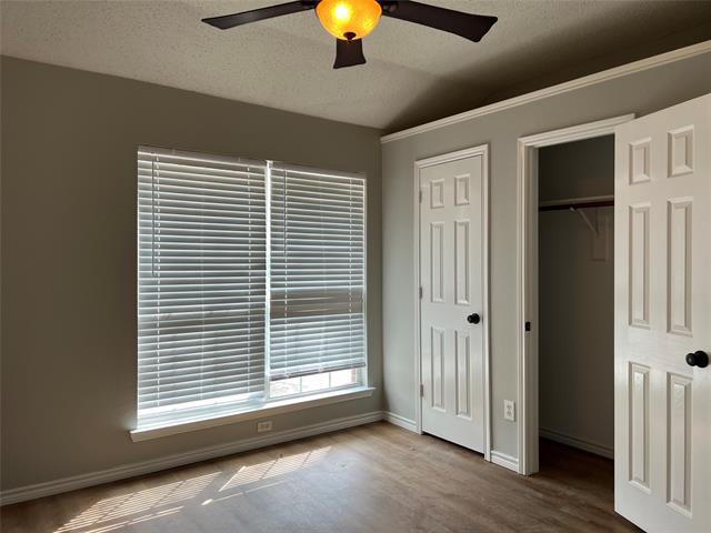 Building Photo - 421 Parkshire Dr
