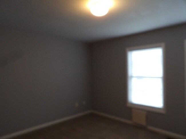 Building Photo - 4128 Horseshoe Rd N