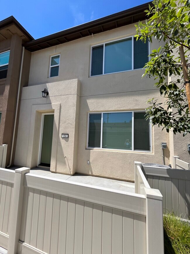 Building Photo - 54 Harmony Dr