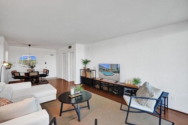 Building Photo - 5600 Collins Ave