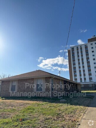 Building Photo - 753 S Campbell Ave
