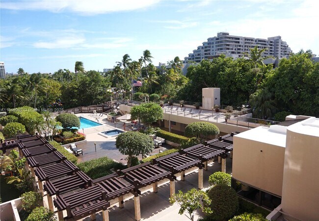 Building Photo - 251 Crandon Blvd