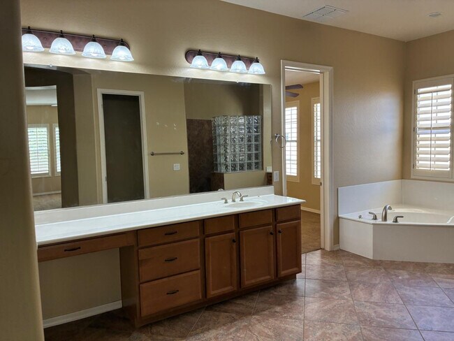 Building Photo - 20973 W Cora Vista