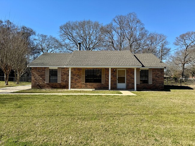 Primary Photo - Dreamy 3-Bedroom