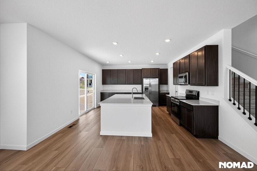 Building Photo - 4858 Astor Pl