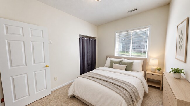 Building Photo - 3905 Marigold Dr