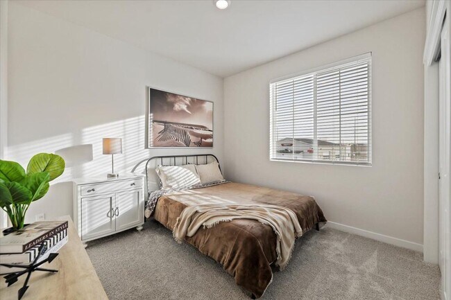 Building Photo - 12687 W Norterra Ln