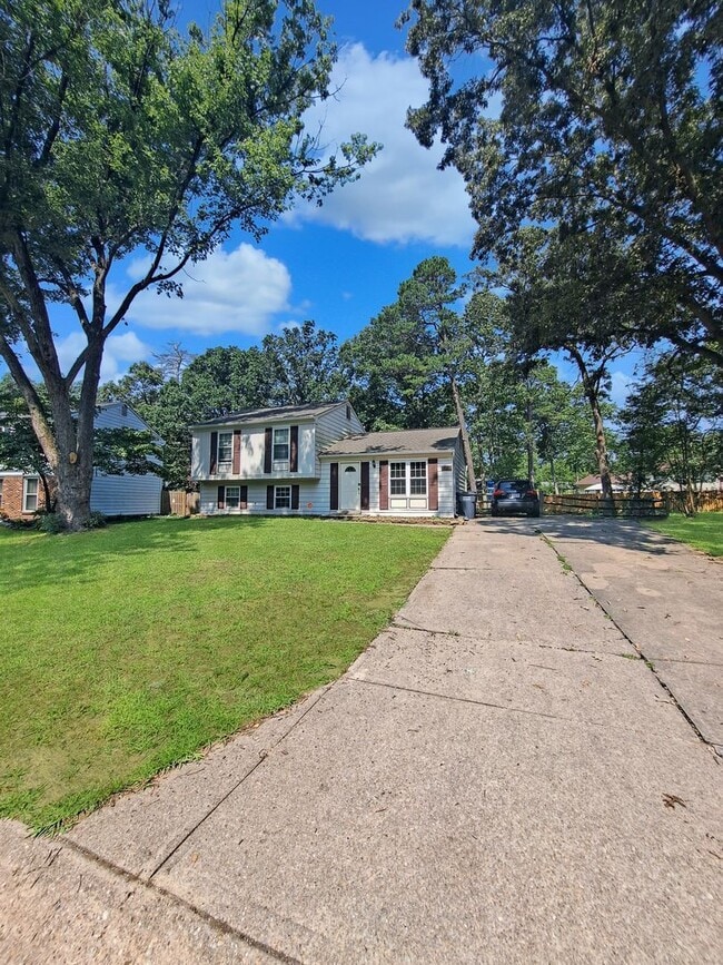Building Photo - 5209 Vaughan Ct