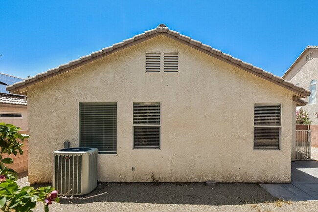 Building Photo - 2520 Bahama Point Ave