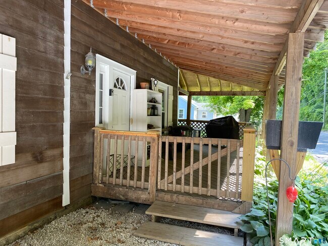 Building Photo - 15 Lower Rd