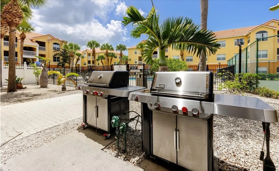 Building Photo - 10764 70th Ave