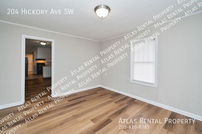 Building Photo - 204 Hickory Ave SW