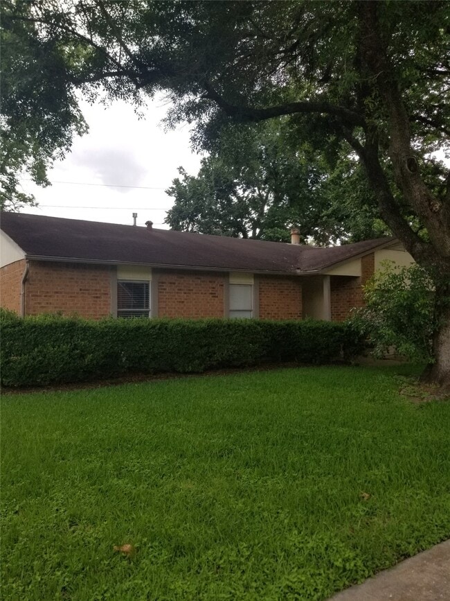 Building Photo - 18103 Autumn Hills Dr