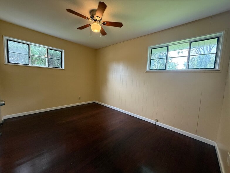 Building Photo - 7727 Paddington Dr