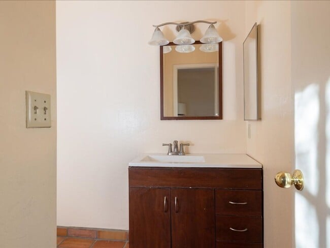 Building Photo - 3 Bedroom 2.5 Bath Two Story Home