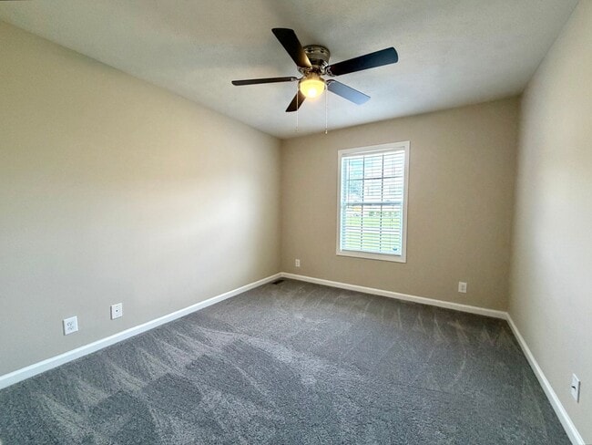 Building Photo - 1329 Mutual Dr