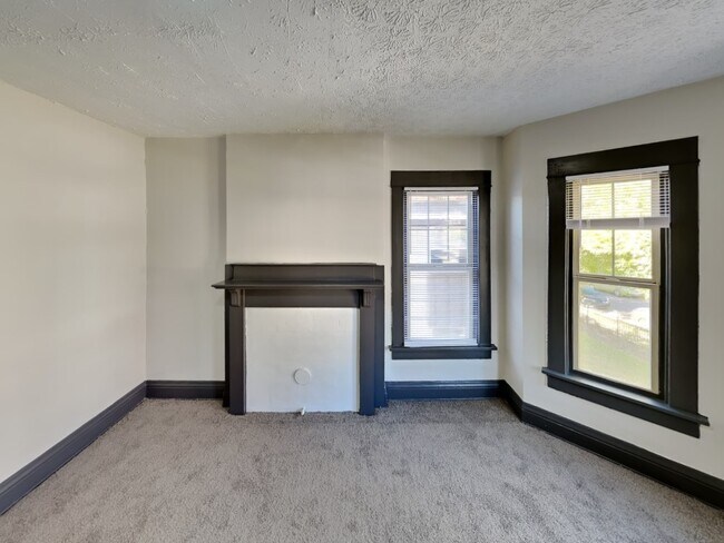Building Photo - 289-291 E 14th Ave-289