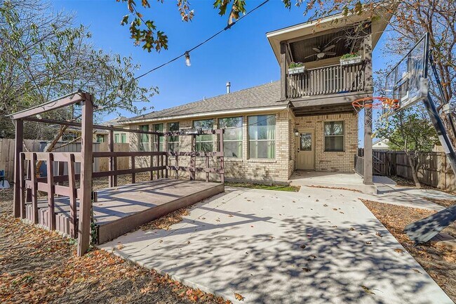 Building Photo - 212 Great Cir Cove