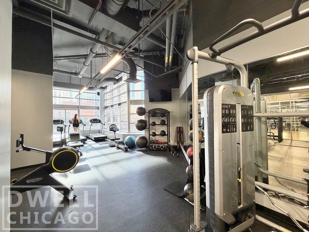 Building Photo - 545 N Dearborn St