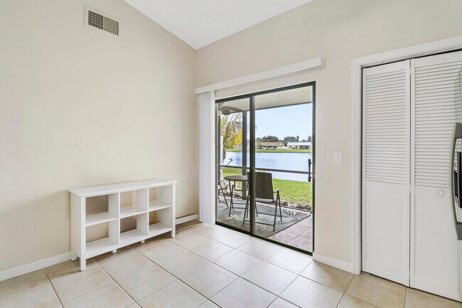 Building Photo - 703 Stonewood Ct