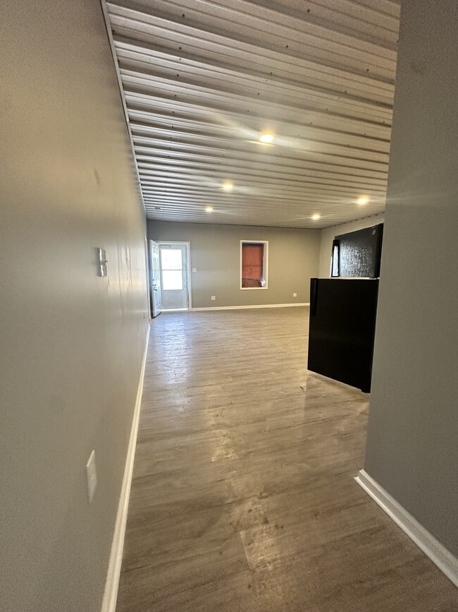 Building Photo - 115 Means Ave